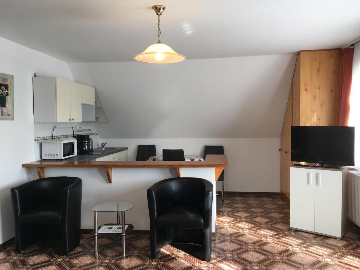 Gitta Apartman Buk Ngoại thất bức ảnh