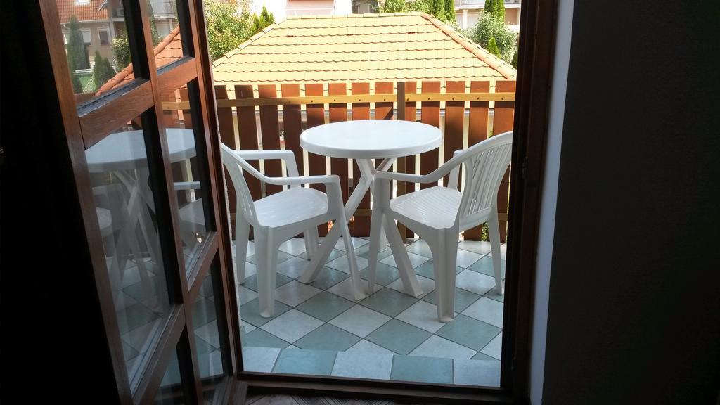 Gitta Apartman Buk Ngoại thất bức ảnh