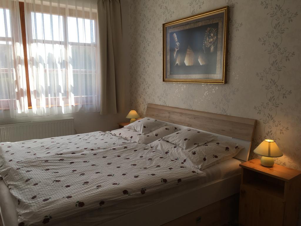 Gitta Apartman Buk Ngoại thất bức ảnh