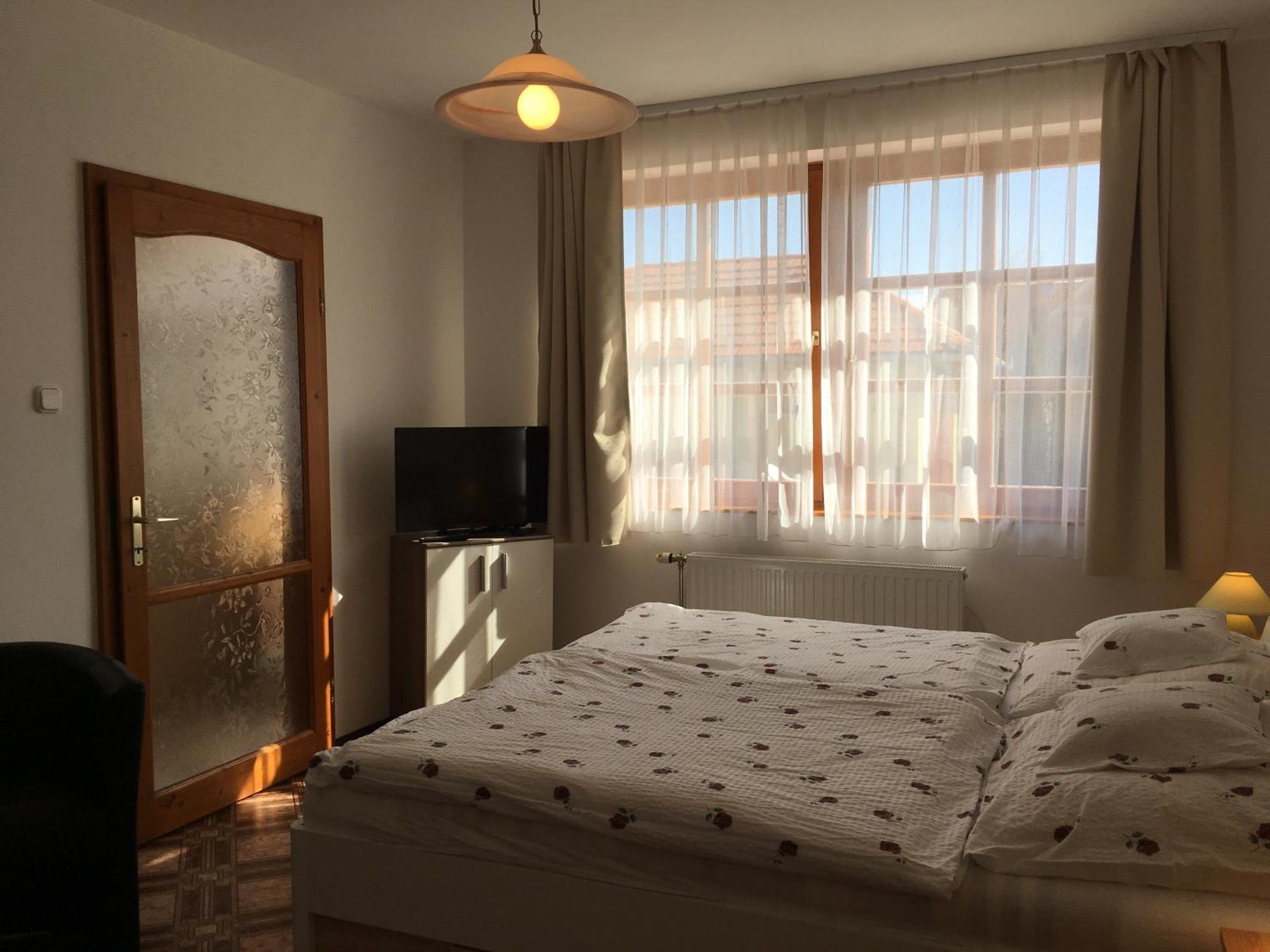 Gitta Apartman Buk Ngoại thất bức ảnh