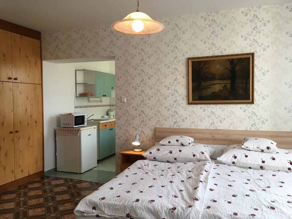 Gitta Apartman Buk Ngoại thất bức ảnh
