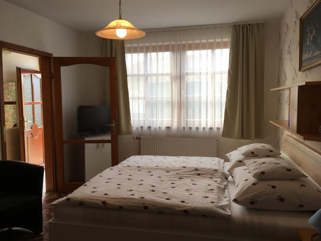 Gitta Apartman Buk Ngoại thất bức ảnh